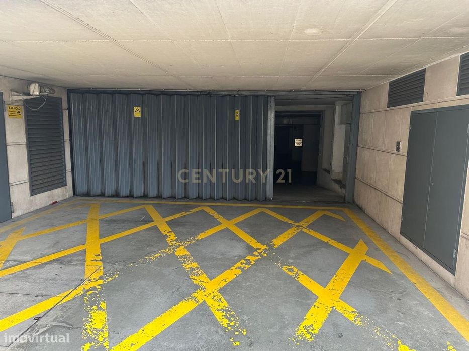 Lugar de garagem à venda em Campolide – Lisboa