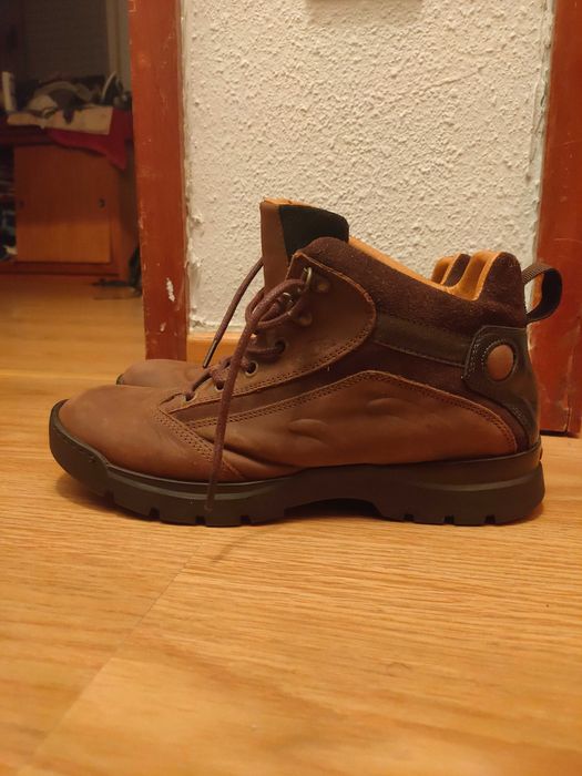 Bota todo terreno, mas também de uso ocasional (se necessário)
