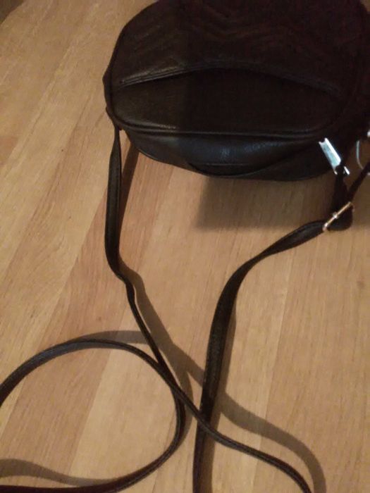 Torebka listonoszka czarna