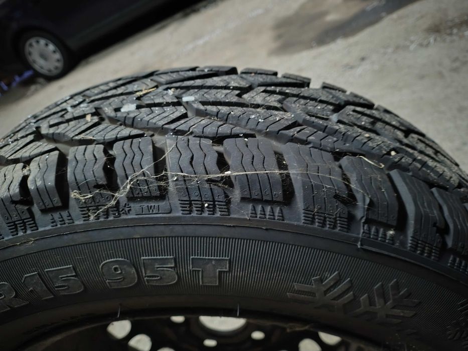 Sprzedam 4 opony zimowe 195/65 R15