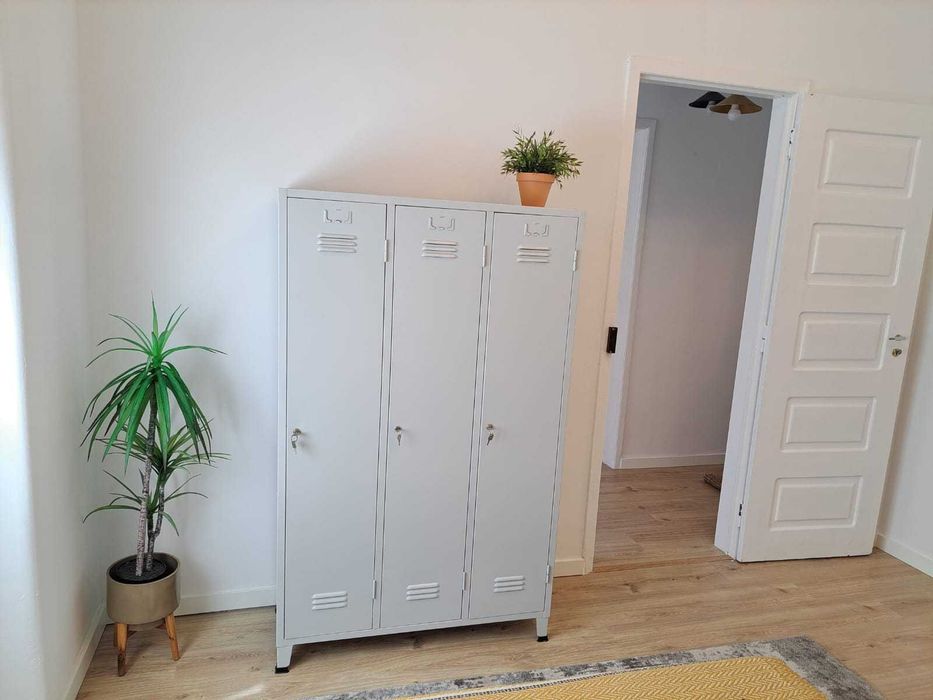 Quarto (com despesas incluídas) junto à Escola Agrária e ao Hospital