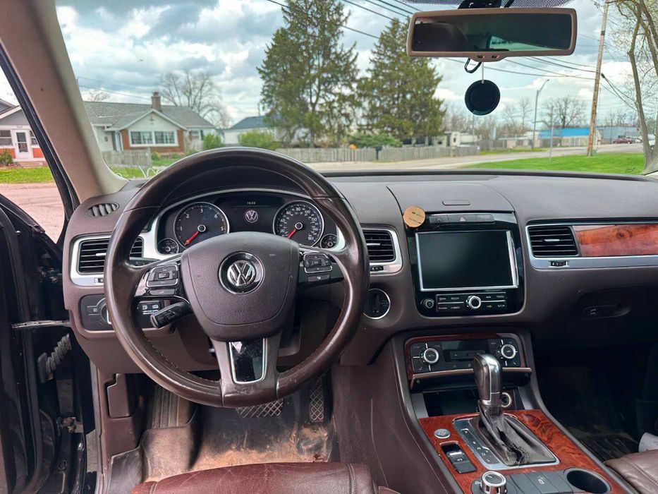 Volkswagen Touareg Executive      2012