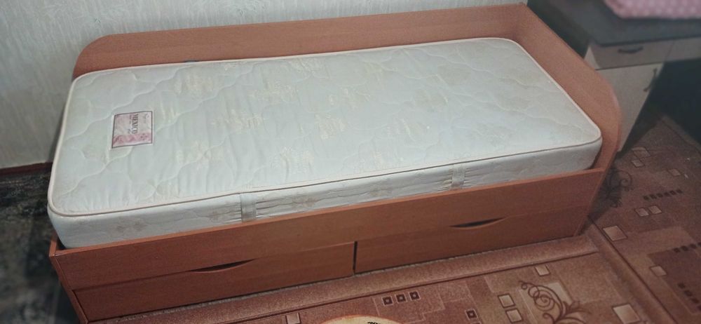 Ліжко односпальне