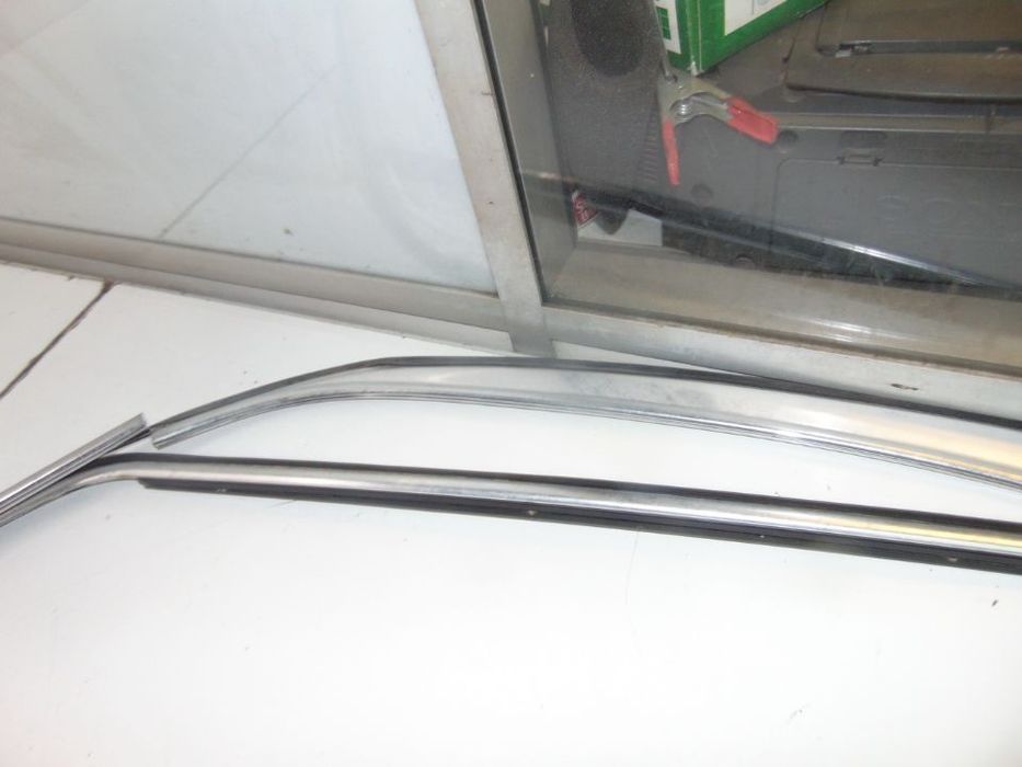 Mercedes w123 frisos do tejadilho