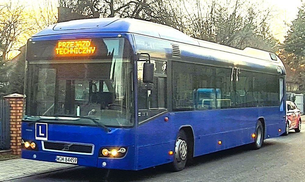 Volvo 7700  Volvo 7700 Hybrid  ABS ASR ESP AUTOMAT  - przeznaczony do Nauki Jazdy