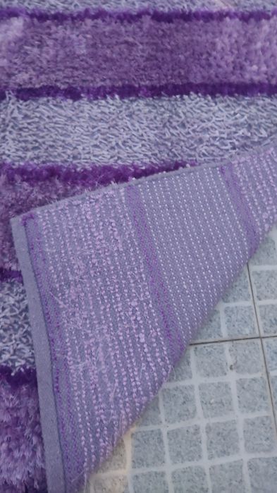 Carpete e tapete com oferta de almofadas