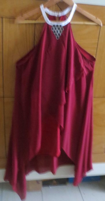 Vestido Grená, assimétrico brilhantes em cima, forrado - M/L - Novo
