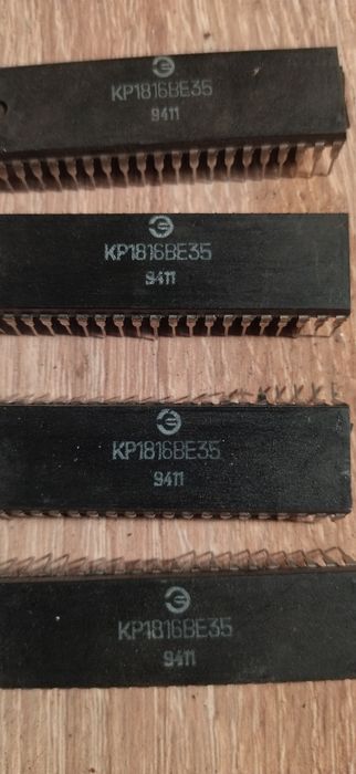 Продаю микросхемы новые.