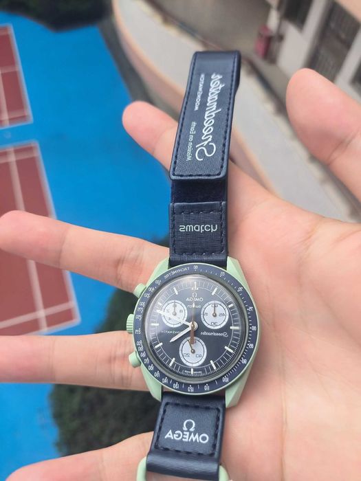 Earth Watch SO33G100 to solidnie wykonany zegarek.