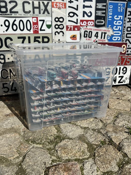 Lote de Hot Wheels Selados 225 unidades