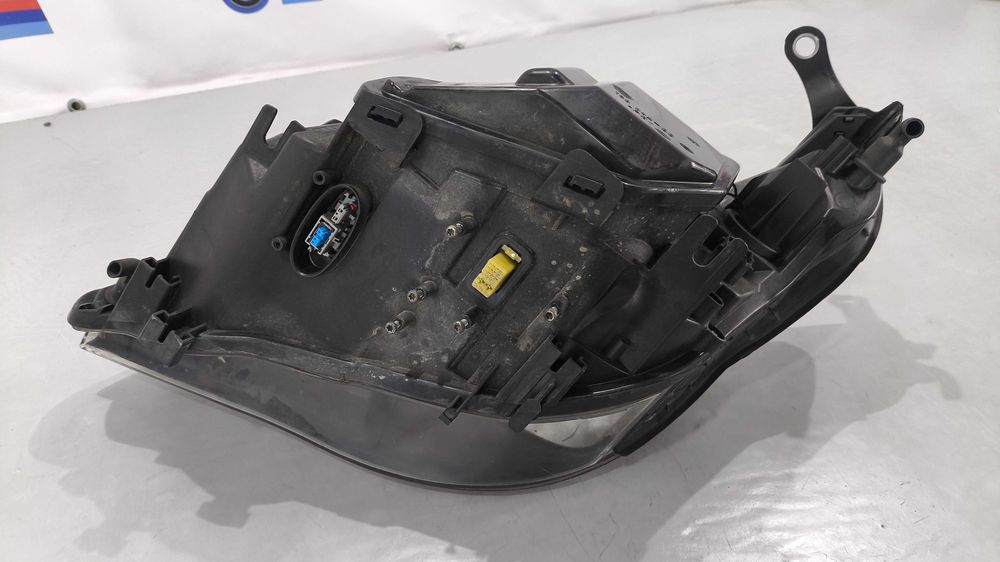 Farol BMW Serie 5 (E60/E61) Direito Xénon Direcional Pré-LCI