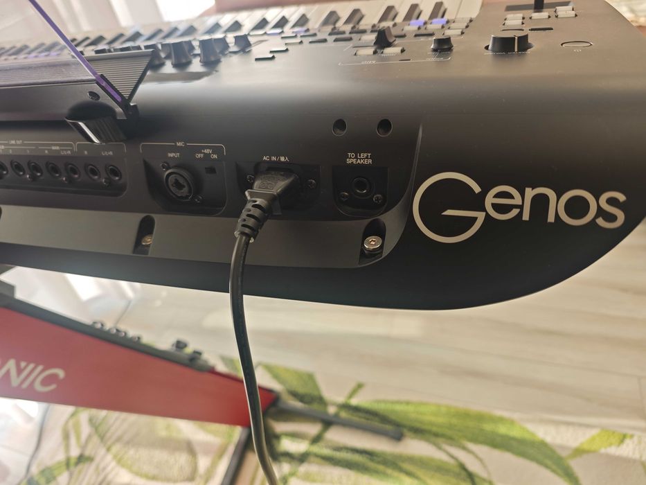 Profesjonalna stacja Yamaha GENOS - stan wzorowy - dużo dodatków