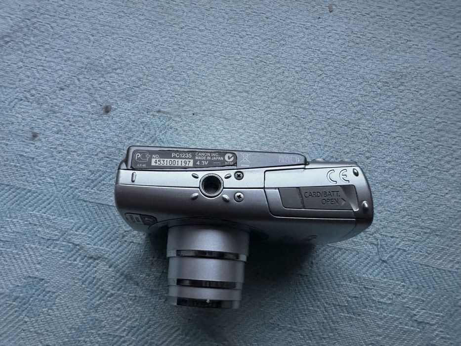 Компактний фотоапарат Canon – готовий до роботи!