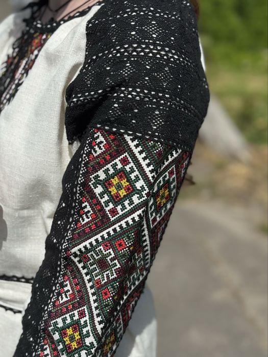 Вишита сукня, ручна вишивка