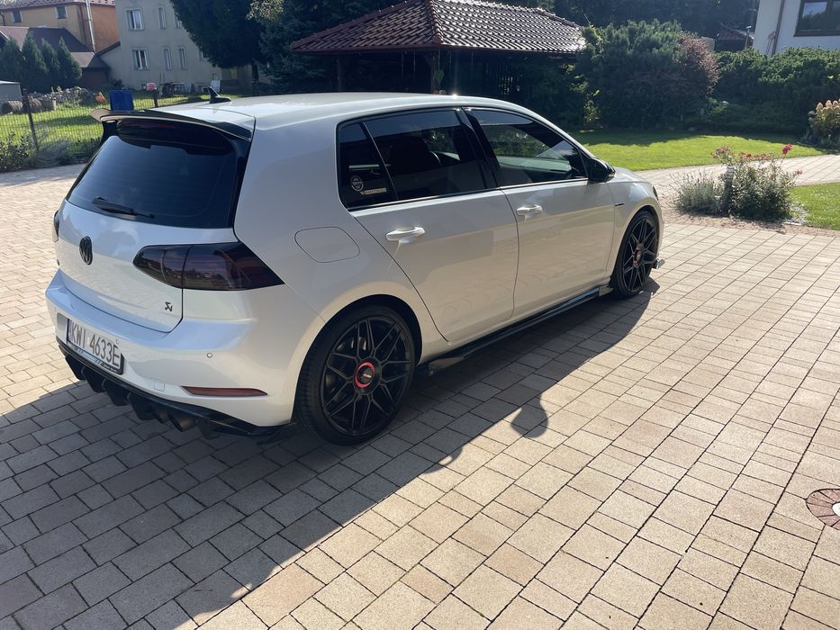 Golf 7,5 R Akrapovic -Maxton - Brembo -Motec
