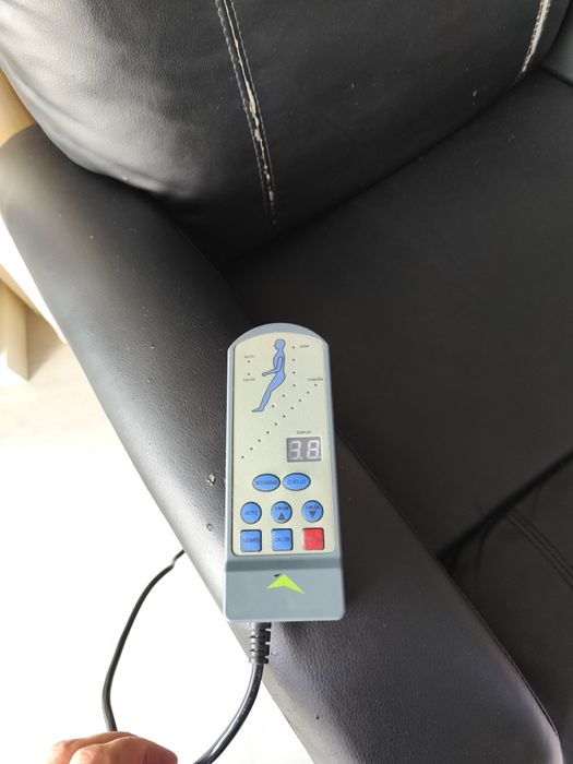 Cadeirão com massagem com várias zonas e calor