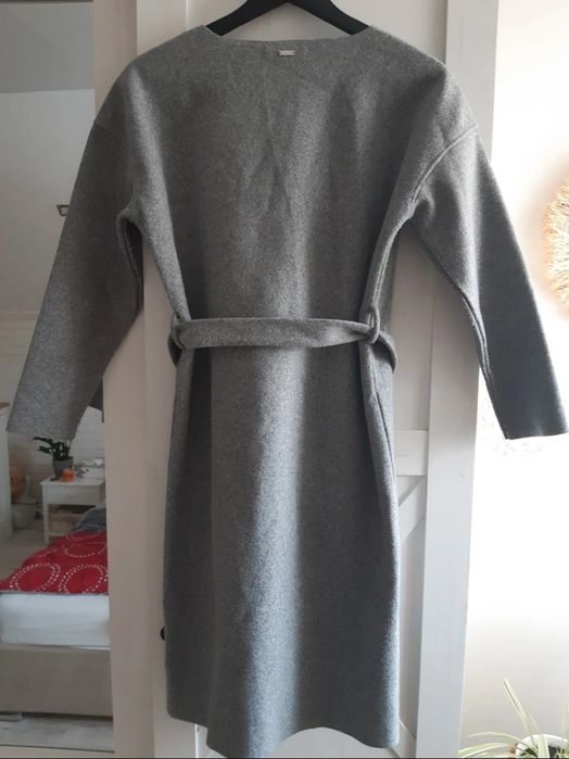 Sukienka z wiązaniem