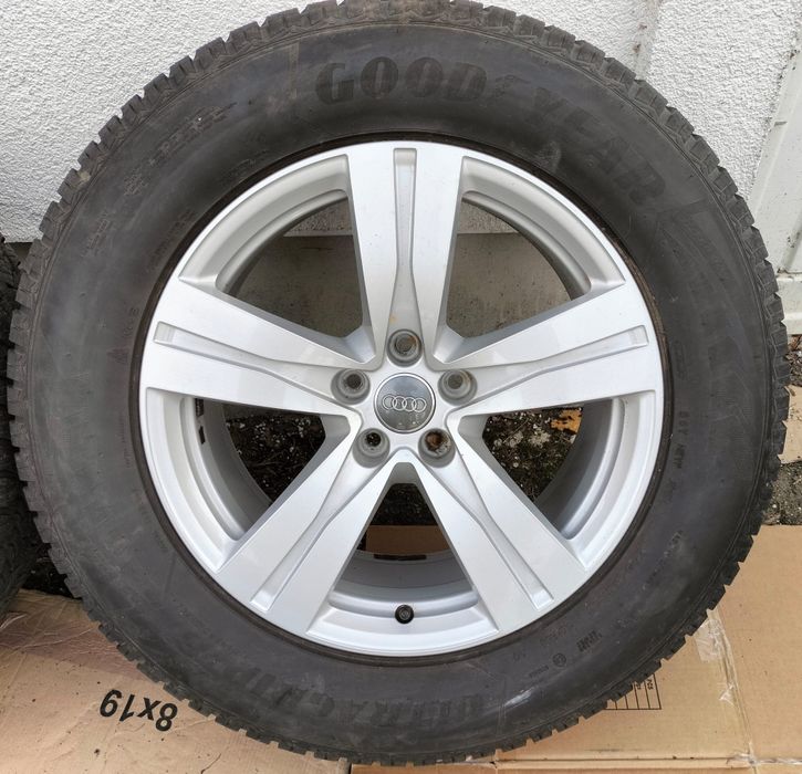 Felgi z oponami zimowymi Audi Q7 Q8 8x18 ET26 5x112