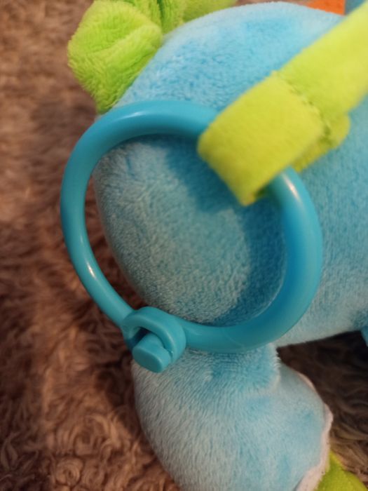 Wibrująca maskotka-grzechotka do wózka