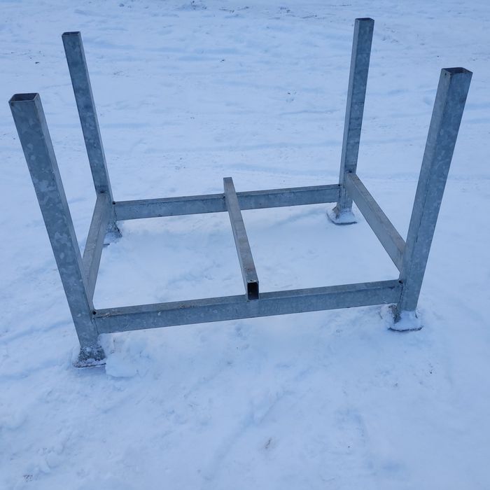 Kosz transportowy do rusztowań