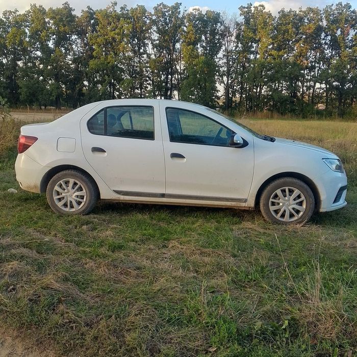 Renault logan біла