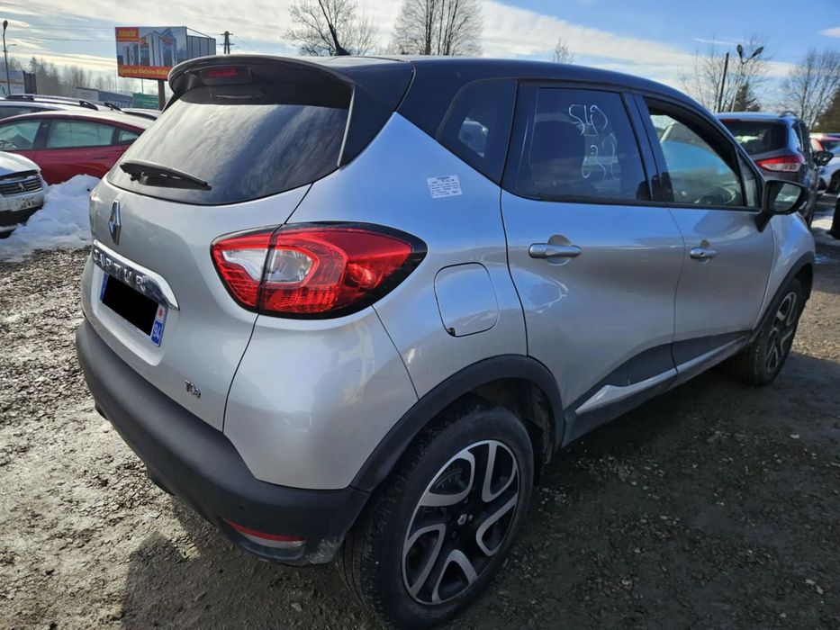 Renault Captur 0,9 benzyna 2016  lekko uszkodzony Francja