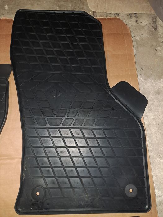 Килимки оригінальні гумові Шкода Октавія А7 ліфтбек