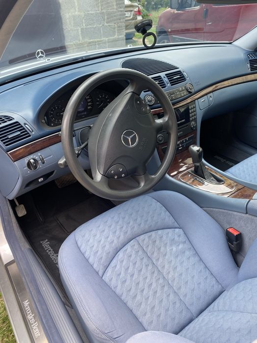 W211 Mercedes 2003 рік