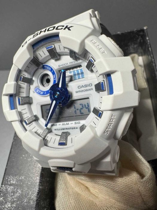 Годинник CASIO G-SHOCK GA-700HDS-7AER Новий!