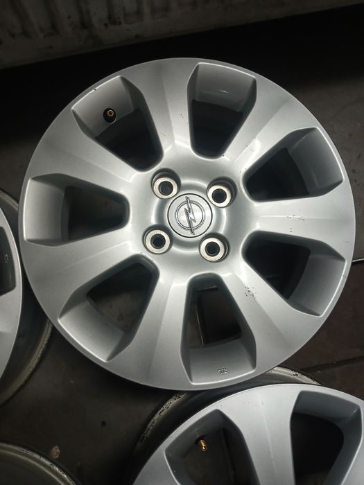 Felgi aluminiowe Opel Agila itp 4x100 5,5j15 et 50 ch 54,1 oryg GM