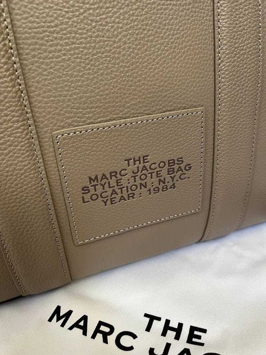 Сумка Marc Jacobs The Leather Medium Tote