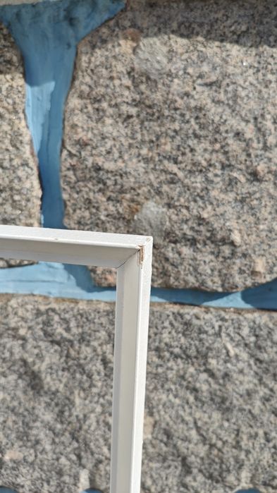 Moldura branca usada