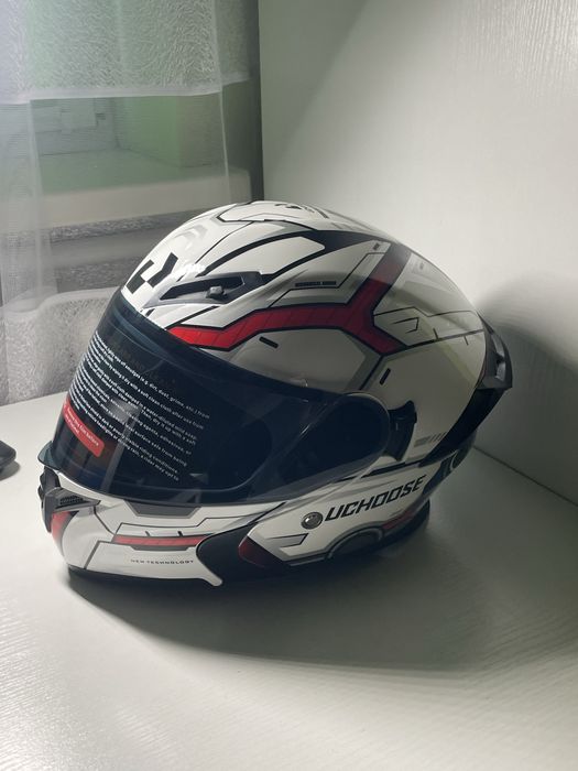 Мотошолом Unchouse