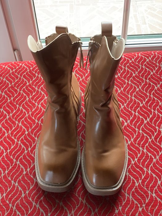 Botas nunca foram usadas