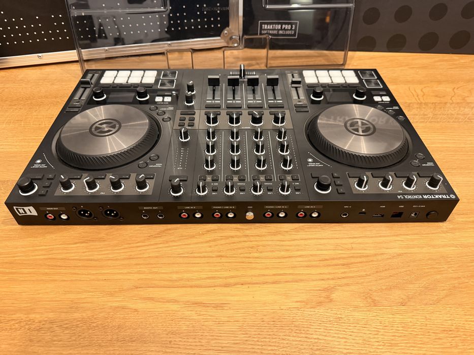 Native Instruments Kontroler Traktor S4 Mk3