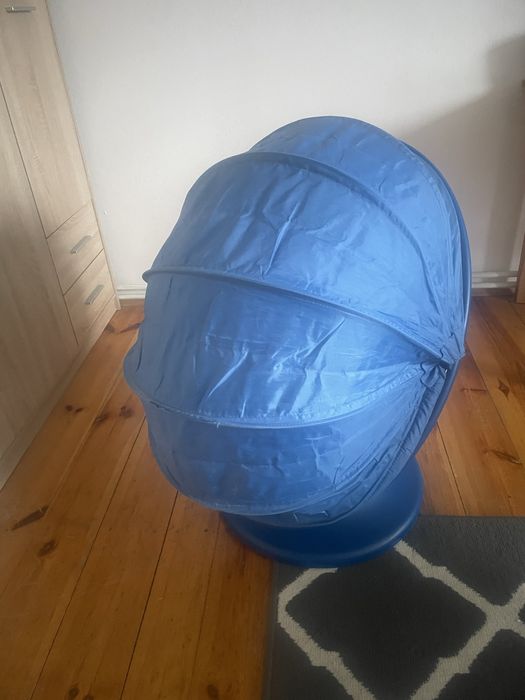 Ikea Lömsk fotel obrotowy dla dzieci jajo niebieski