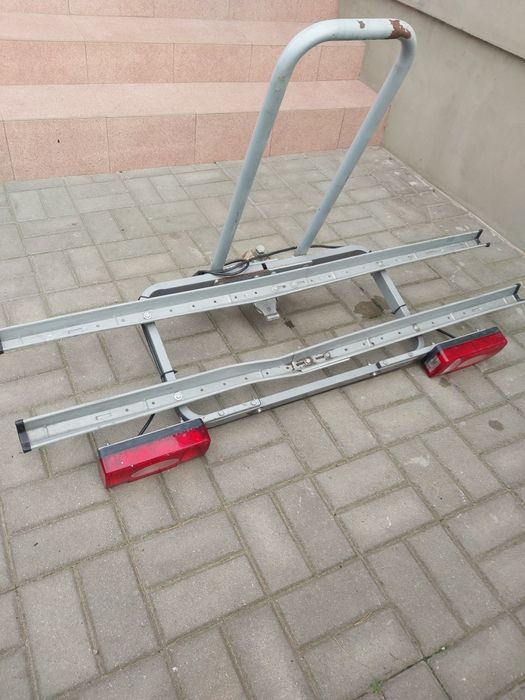 Stojak do przewozu rowerów na hak samochodowy