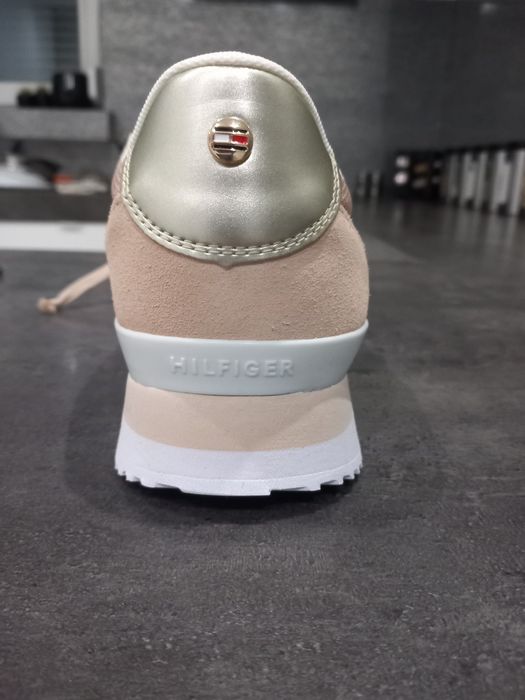 Sprzedam  nowe sneakersy Tommy Hilfiger