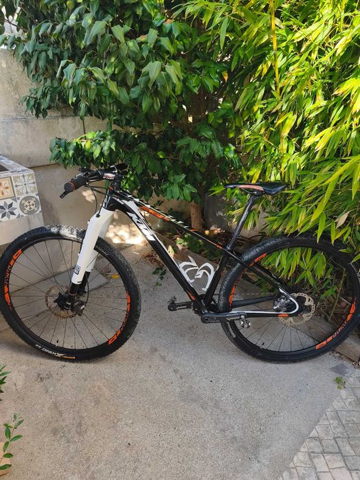 OPORTUNIDADE!!! 2 bicicletas CARBONO 2500€