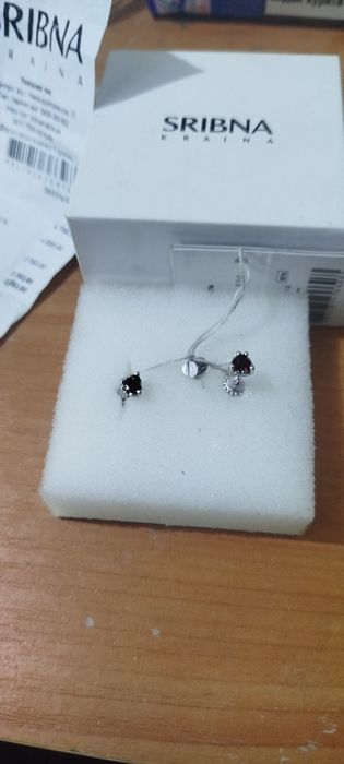 Продам сережки с натуральным камнем.