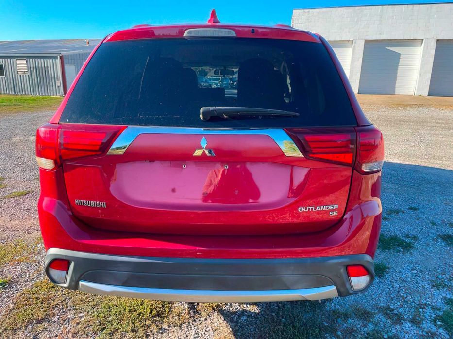 Mitsubishi Outlander      2018