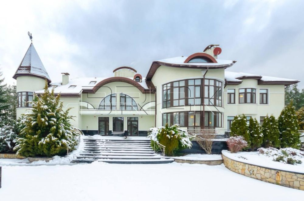 Продаж маєтку 1500 м2 Конча-Заспа Козин озеро басейн 2 будинки 60 ст