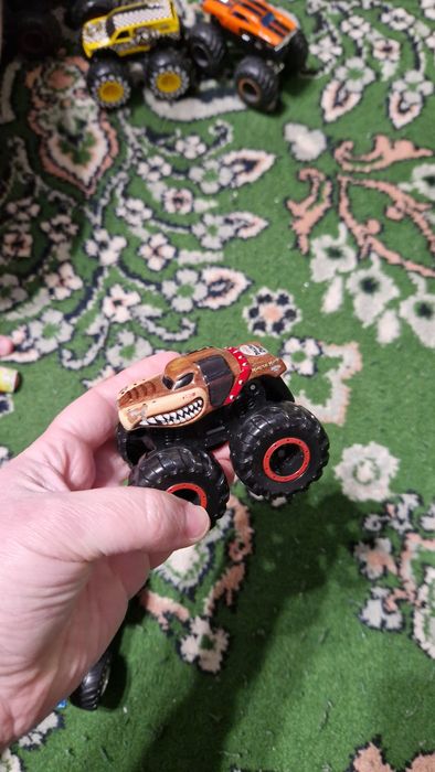 Монстер траки hot wheels машинки