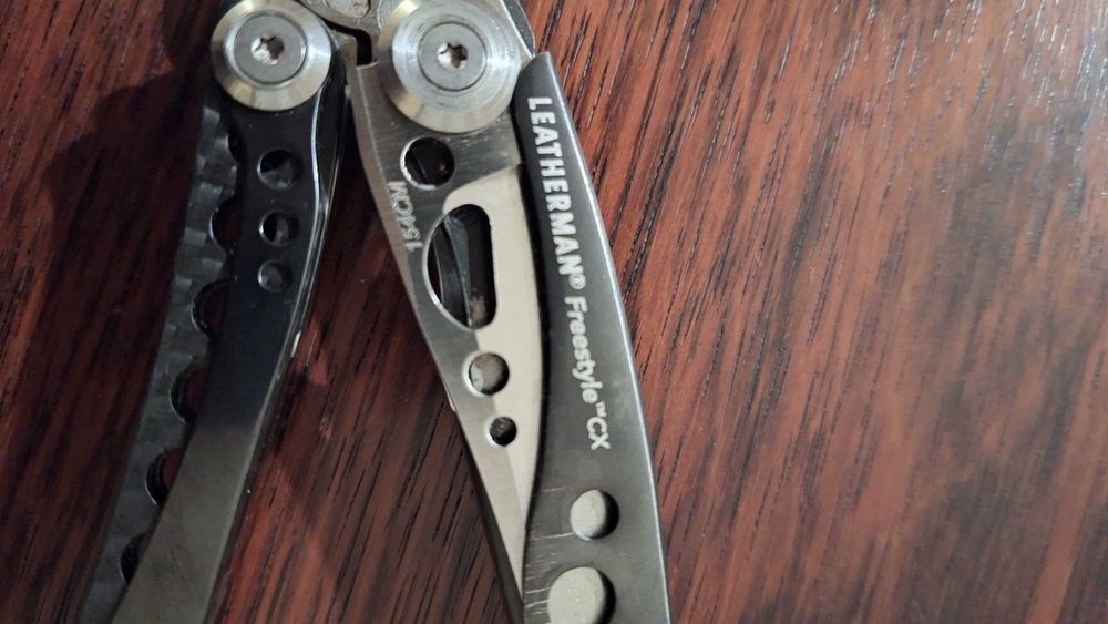 Canivete multi-funções Leatherman