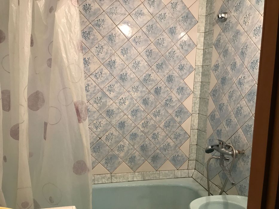 Здається кімната .  Київ, Святошинський район