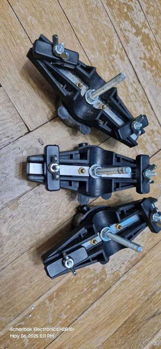 антенные крепления (центральное) для элементов диполя