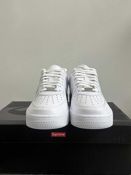 Buty Air force 1 Supreme biale R.43