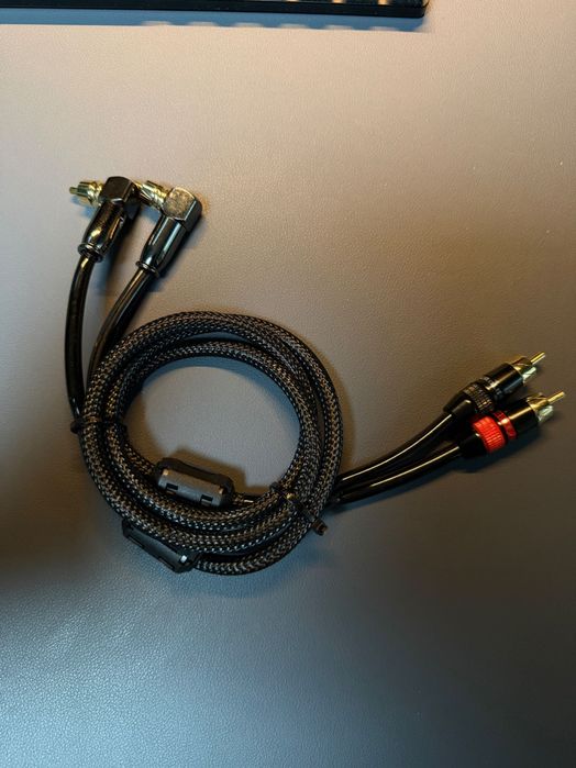 Kabel Audio stereo 2RCA z pozłacanymi wtykami i końcówkami 90 stopni