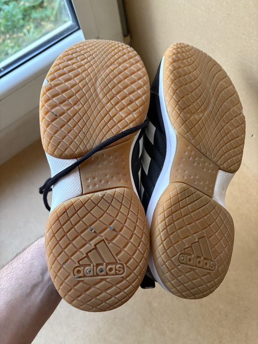 Buty halowe Adidas Ligra 7, rozmiar 42 i 2/3