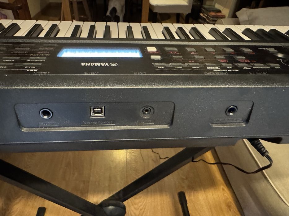Teclado Yamaha PSR-E383